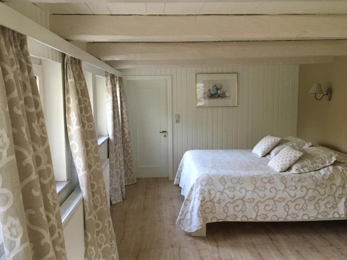 Hoellenmuehle Bed & Breakfast At The Mill Pond Hessisch Oldendorf Екстериор снимка